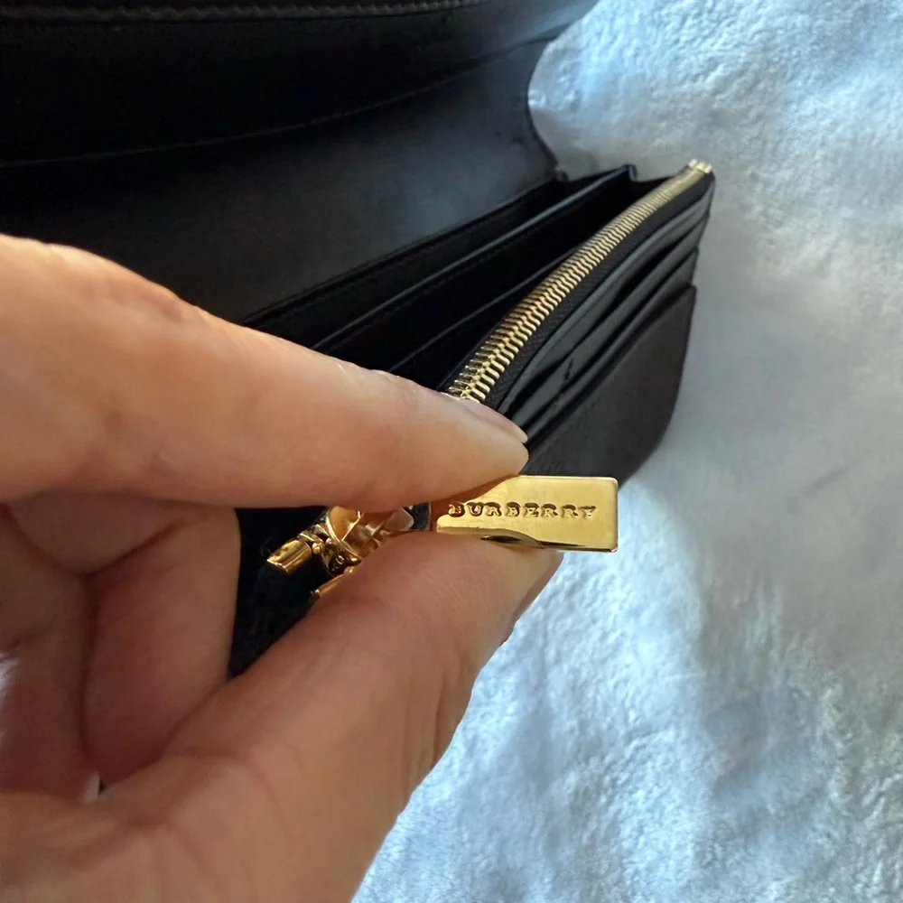 Burberry Beige and Black Plaid Wallet - Picture 5 of 16